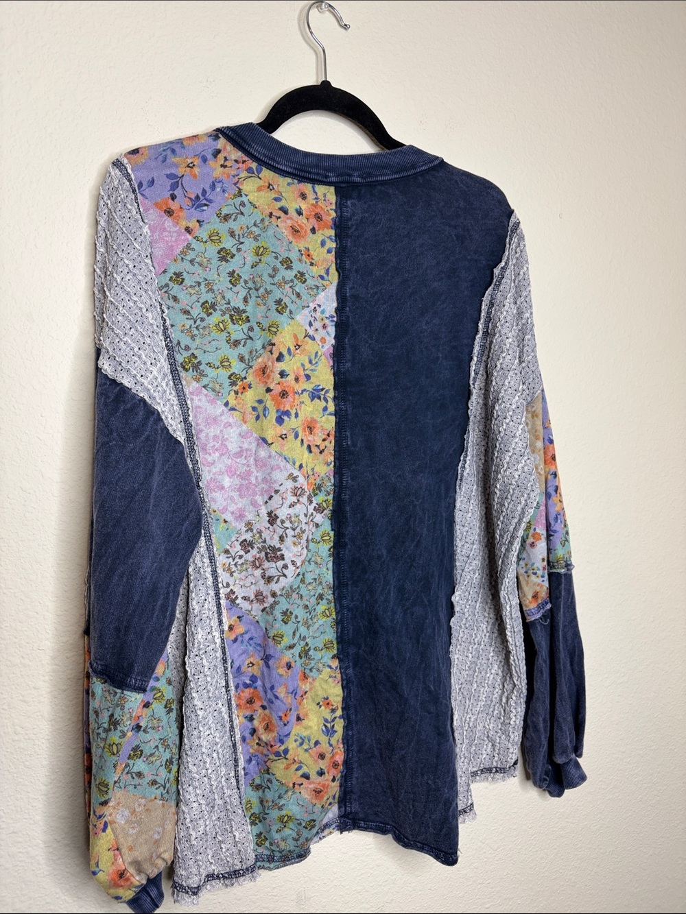 J. HER | Women’s Mixed Media Material Boho Henley Style Top Size Medium - Picture 5 of 5
